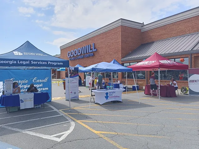 Collins Pointe Plaza