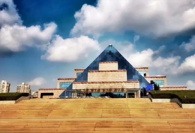 Longhua Martyrs' Memorial Hall