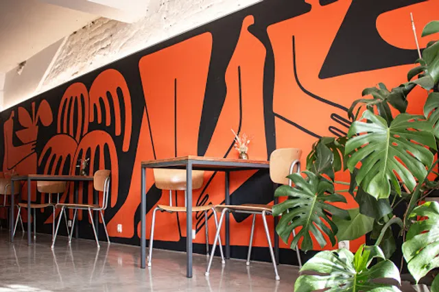 PURA Restaurant & Studio Café