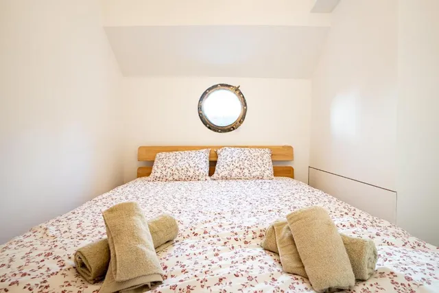 Péniche de Standing Arcadia - Gîte Fluvial 4 chambres à Namur Centre