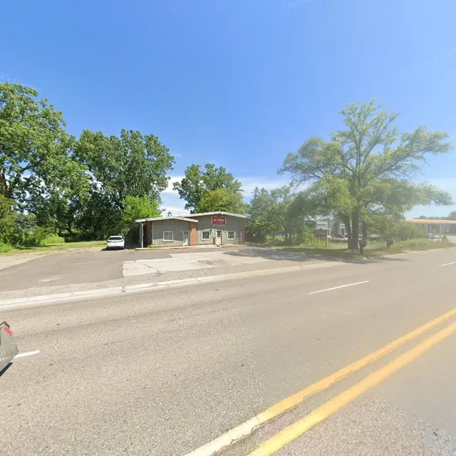 S & Sue Cleaners & Tailors