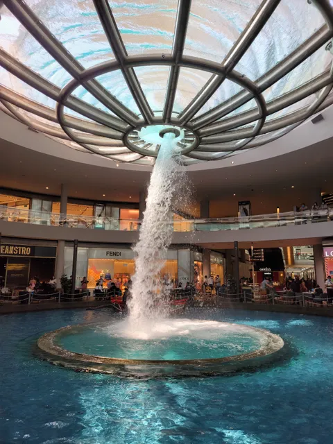 Rain Oculus - Marina Bay Sands