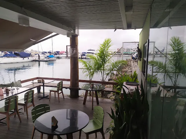 O Lôro Bahia Marina: Barraca de Praia, Restaurante, Bar, Salvador BA