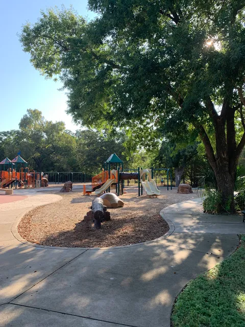 Roy Guerrero Metropolitan Park Plaza