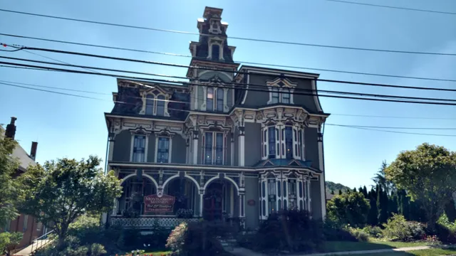 Montgomery Mansion Bed & Breakfast