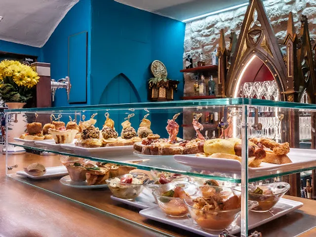 Mesón El Sol de Olite: vinos, pinchos, eventos y buena música