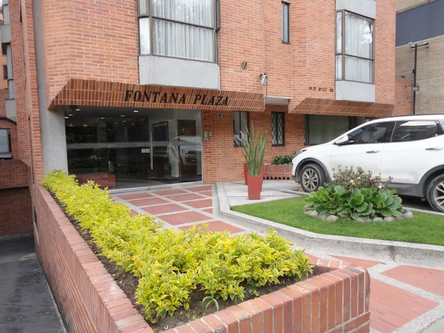 Travelers Apartamentos & Suites Fontana Plaza