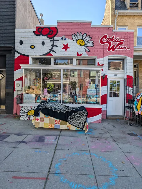 Cookie Wear Showroom Urban Retro