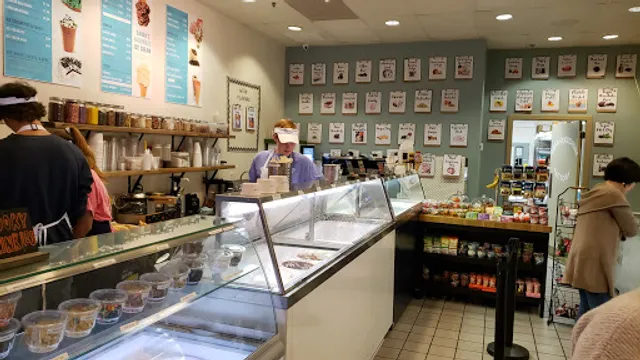 Sarah's Handmade Ice Cream River Road