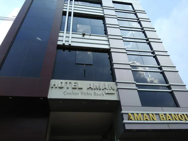 Hotel Aman Inn and Banquet.