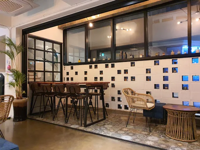 Haru B Coffee Lounge