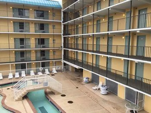 Bermuda Sands on the boardwalk