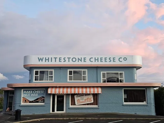 Whitestone Cheese Diner & Deli