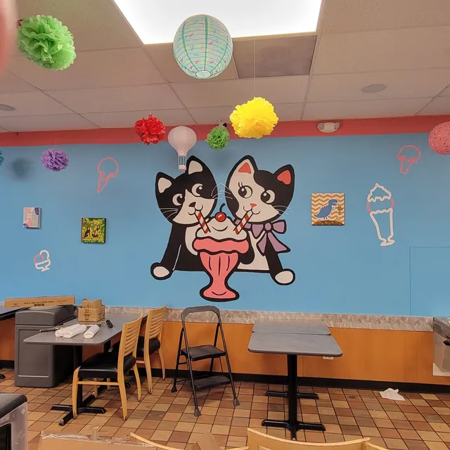 Dini's Ice Cream Shoppe