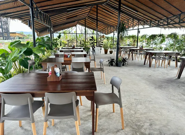 SeaVerse Cafe & Restaurant