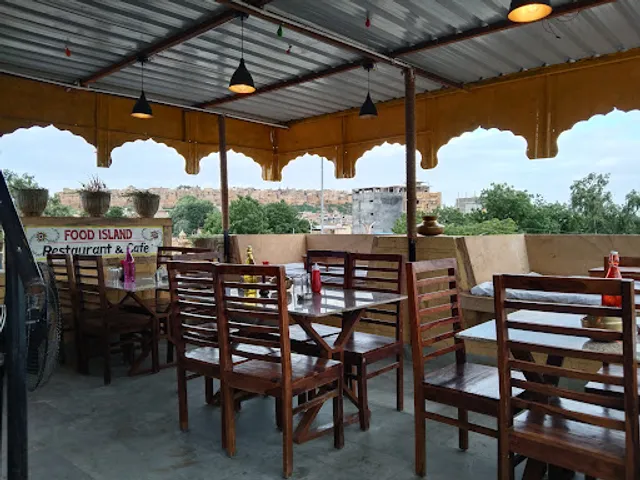 Food Island restaurant and cafe