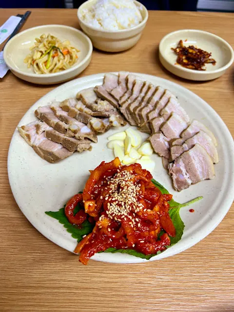 행복한밥상 돼지찌개&콩나물국밥