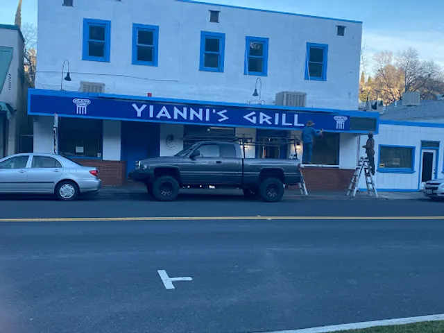 Yianni's Grill - Greek and American Cuisine