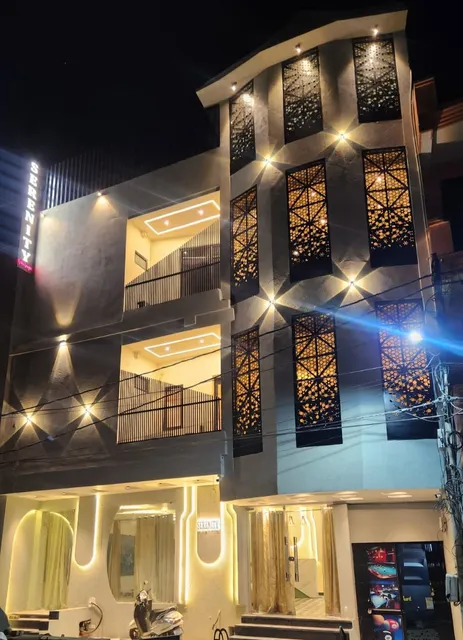 Serenity By The Ganges