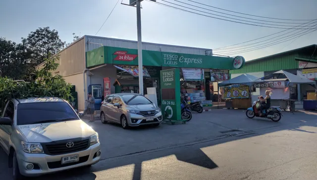 Krua Bai Tong Soi Sridan 22