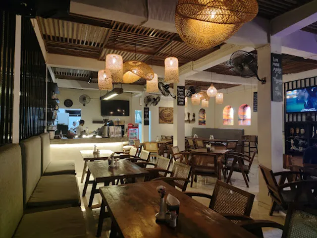 Wayan & Friends Legian