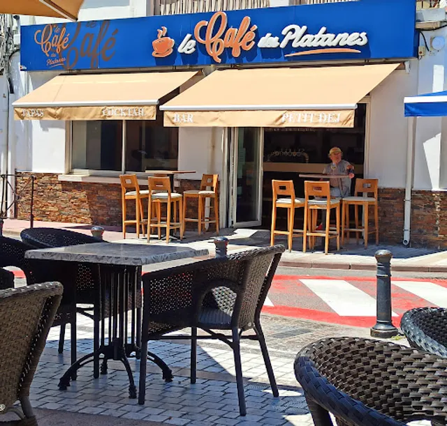 Le Café Des Platanes