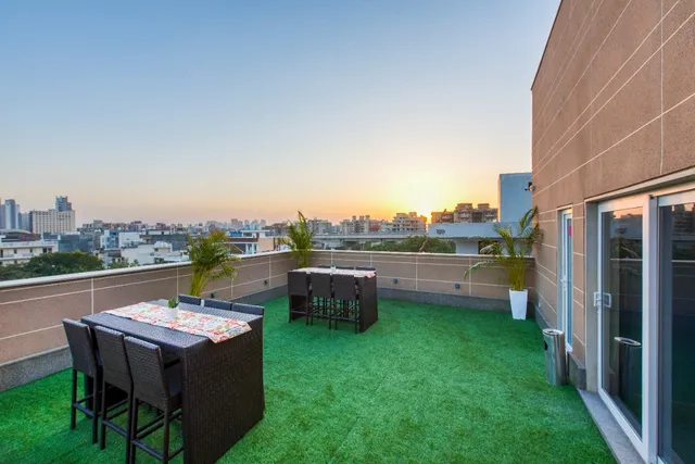 ROSASTAYS Gurugram Golf Course Road