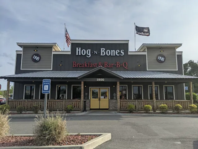 Hog-N-Bones