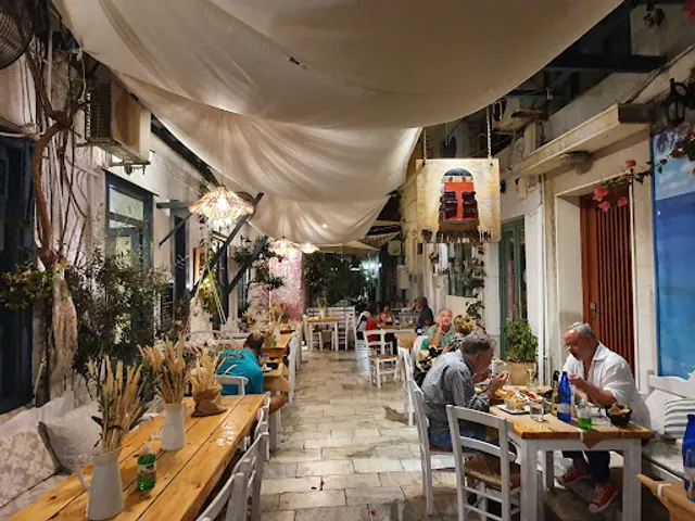 Arhontariki restaurants Syros