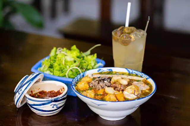 Bún riêu tóp mỡ mọc giòn Cô Hương Béo