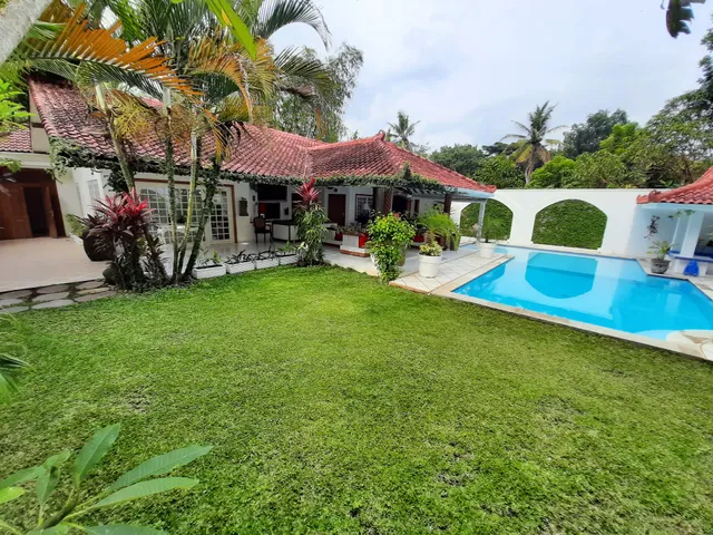 Tropicana Villa & Sunkiss Villa