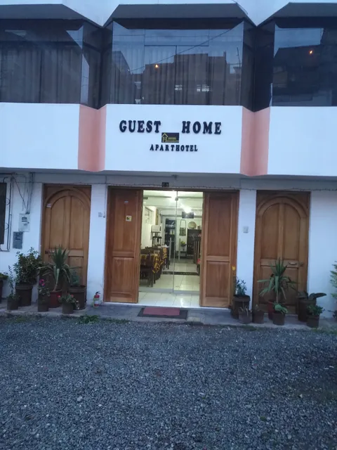 Apartamentos y Hostal Guest Home