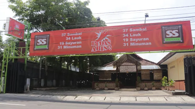 Waroeng Spesial Sambal "SS" Kledokan