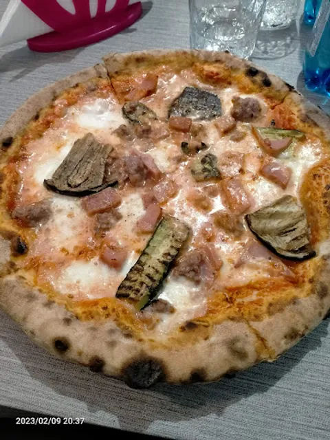 Pizzeria Punto Giusto...forno a legna