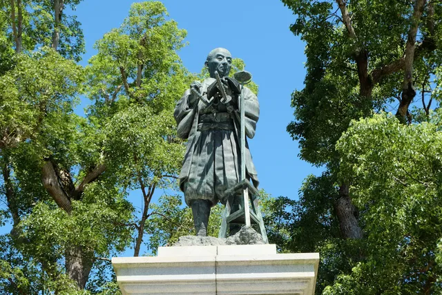Ino Tadataka statue