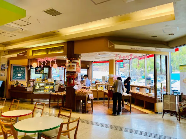 ベーカリー トートル 紀ノ川 SA (下り)