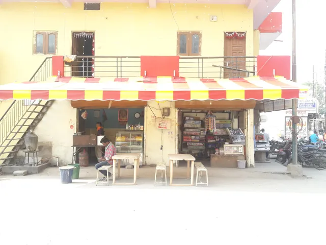 Gurukripa Restorent ..gyanu Bhiya Ki Hotal