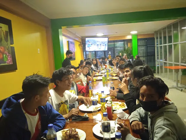 Pollos a la Brasa Roy Chicken Huaraz