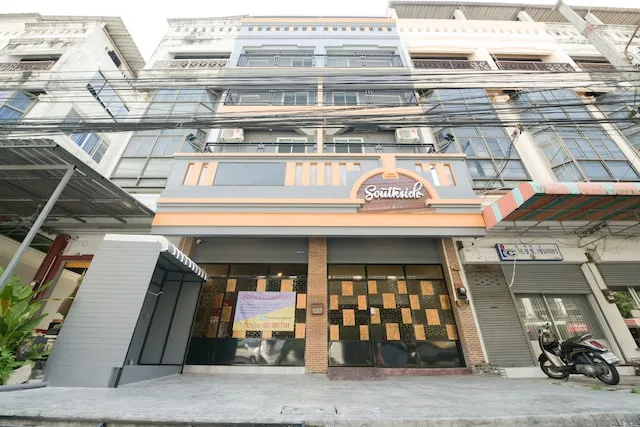 OYO 347 Southside Residence