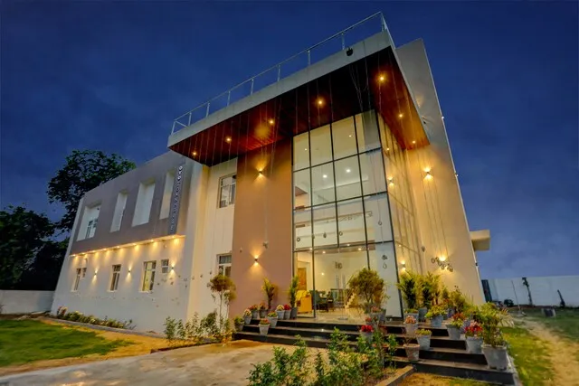 Super OYO Collection O Madhuvan Inn