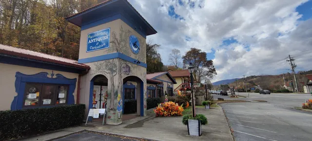 Wonderland Antiques and Curiosities