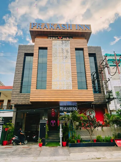 Prakash Inn