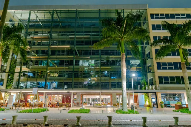 Atrium Studios by Xtay