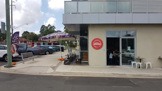 Daisys By The Park - Cafe Dundas