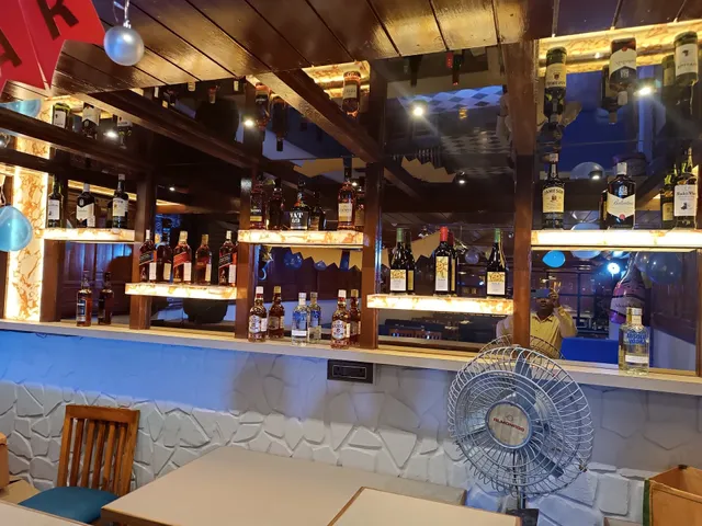 The SILVER INN Resto