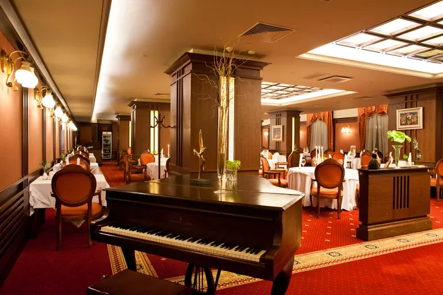 Shades of Red Restaurant