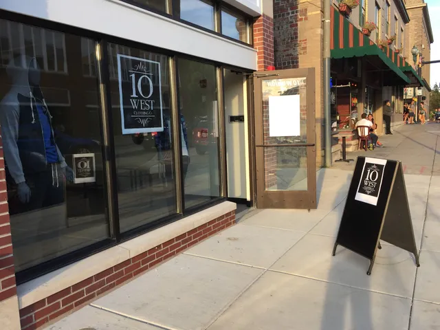 10 West Clothing Co. / Uptown Dog T-Shirts