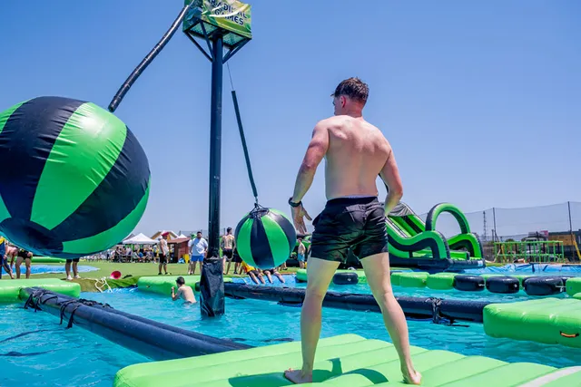 RADIKAL GAMES | Humor Amarillo - Wipeout en Tarragona