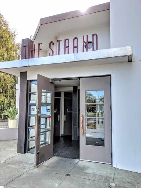 The Strand: Fine Dining in Williamstown