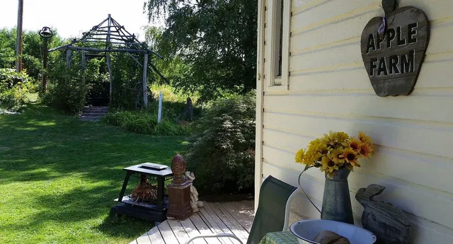 Apple Country Bed & Breakfast